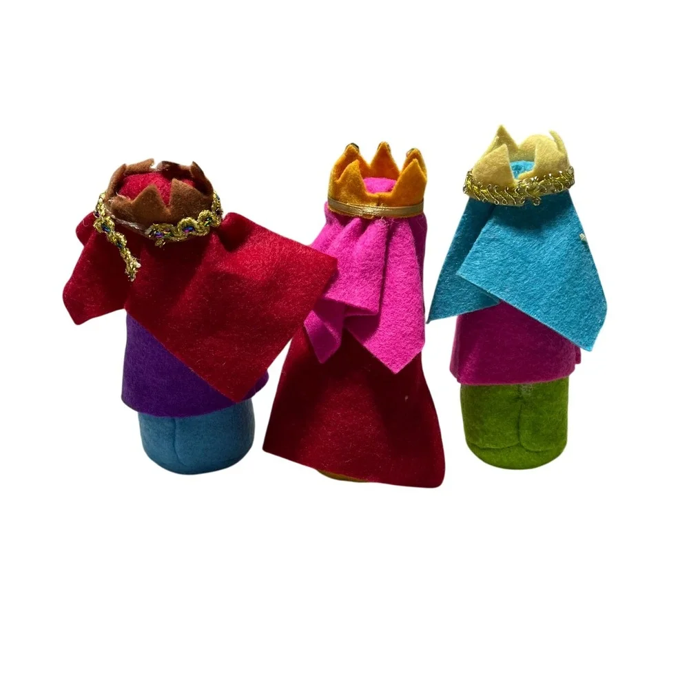 We Three Kings Felt Figures 5 1/2 inches‎ Tall (one King's present unglued)